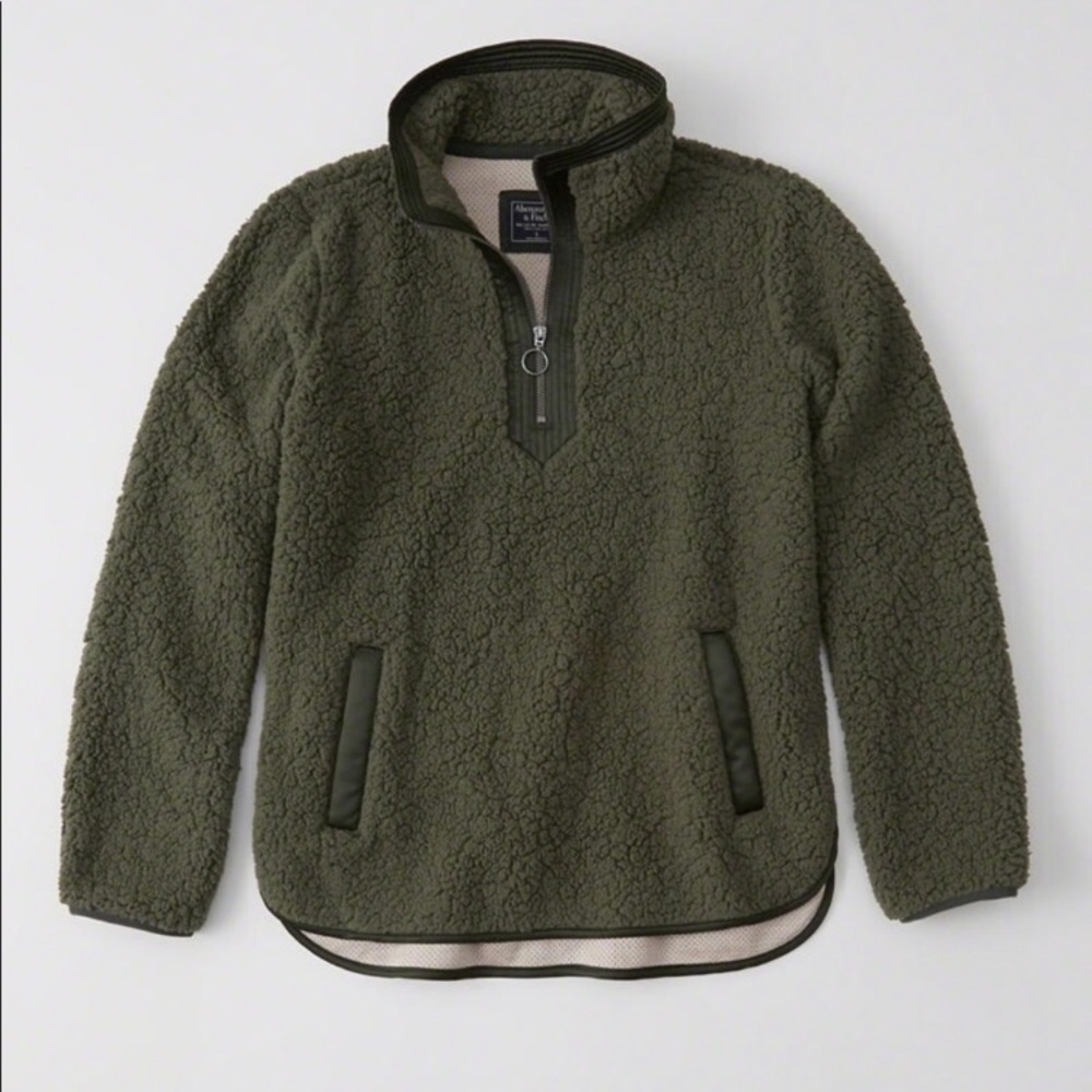 NWT Abercrombie Essential A&F Sherpa Pullover Med